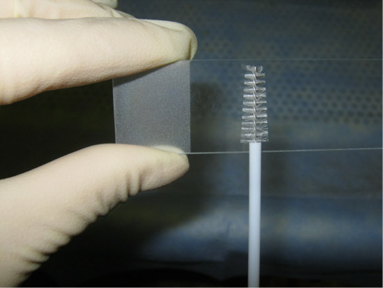 Рис.8 Нанесение материала на стекло из цервикального канала, при ЗТ 2-3 типа.